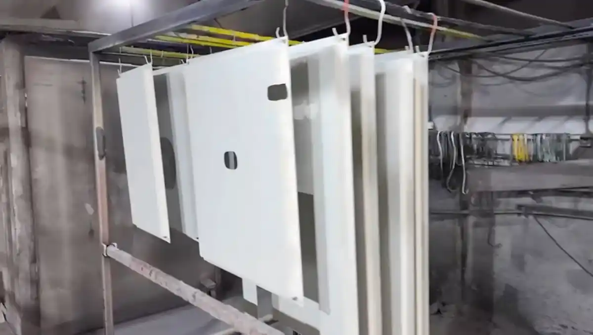 Elektrik Pano Kaplama – RAL 7035 Pütürlü 10 Artes Mühendislik elektrik panoları, RAL 7035 pütürlü kaplama ile 1 günde teslim edildi.
